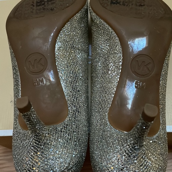 MK Kitten glitter pump - Picture 8 of 9